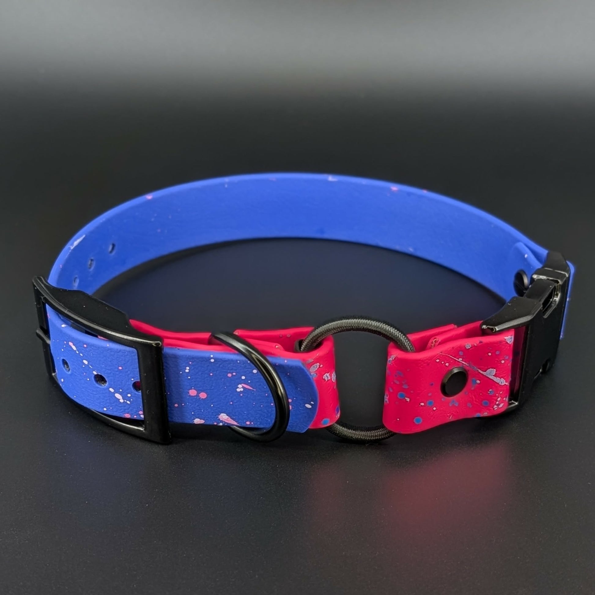 1 inch wide e-collar strap with bungee and quick release buckle and pink lavender royal blue splatter paint