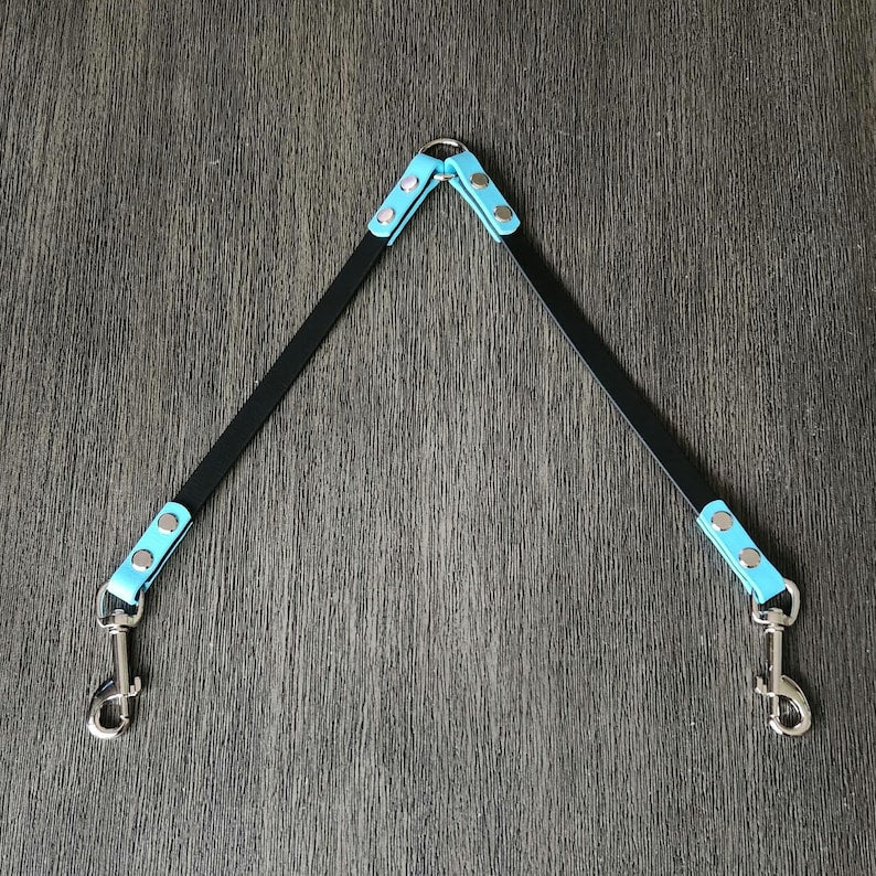 biothane leash coupler for walking two dogs