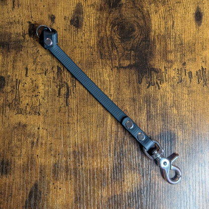 black biothane knotted traffic tab