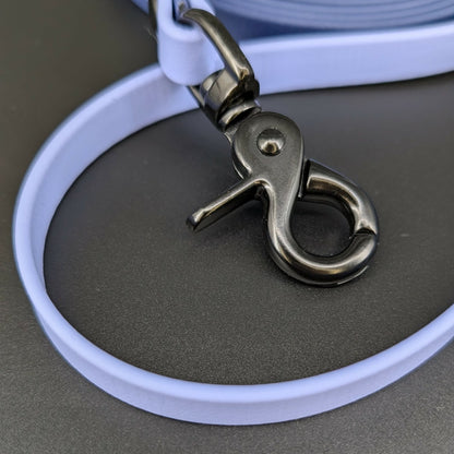 black trigger snap on navy and periwinkle blue dog leash