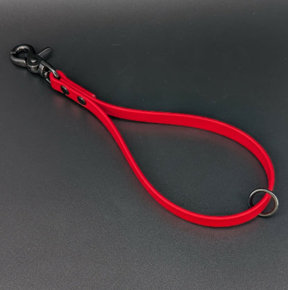 red biothane traffic handle with black hardware