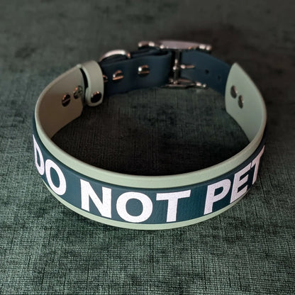 green biothane dog collar with do not pet text
