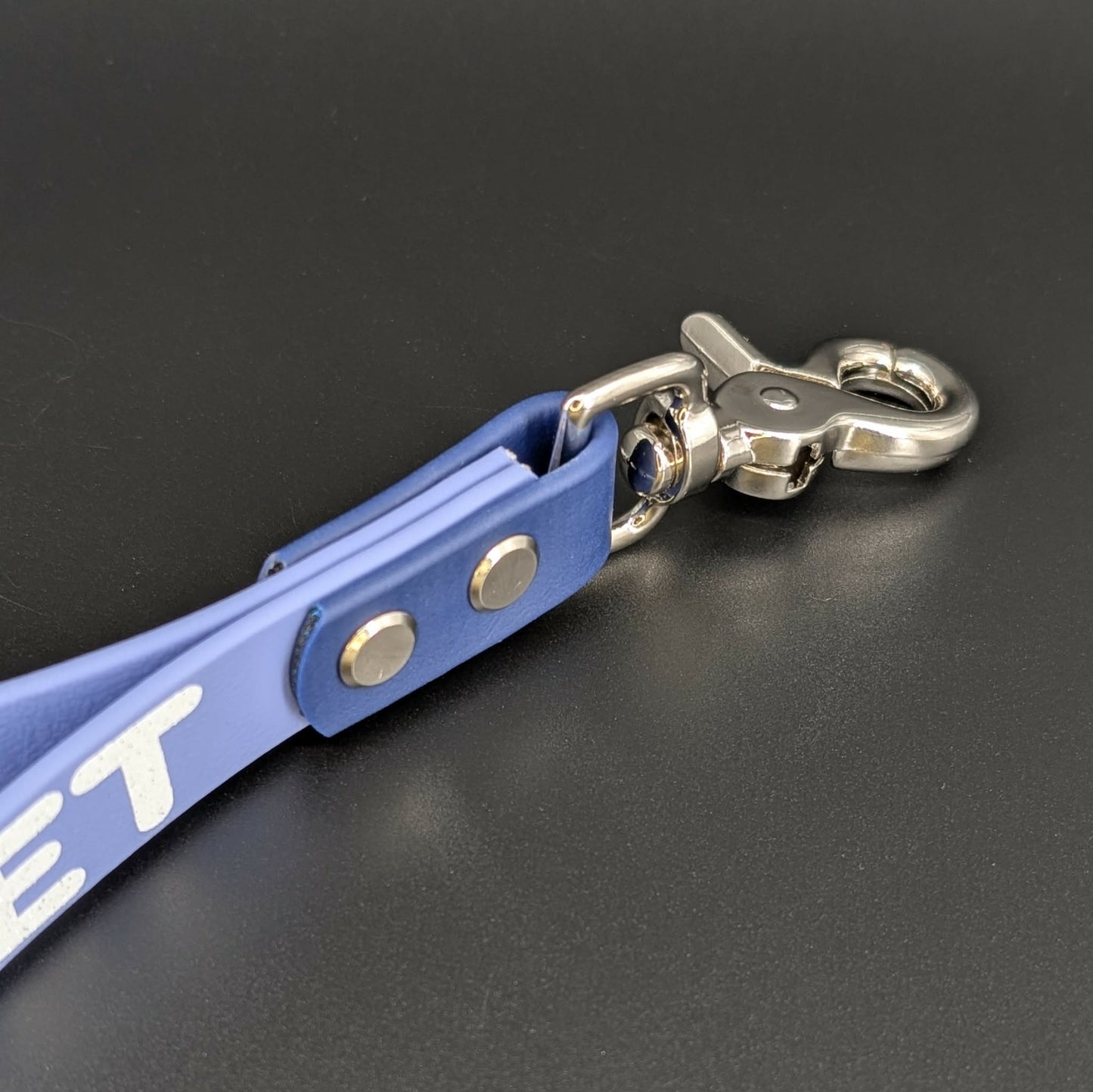 silver trigger snap on periwinkle and navy blue biothane traffic handle